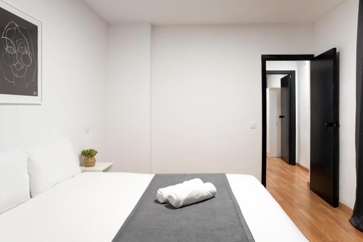 Plaza Urquinaona And Comfortable 3bd Barcellona