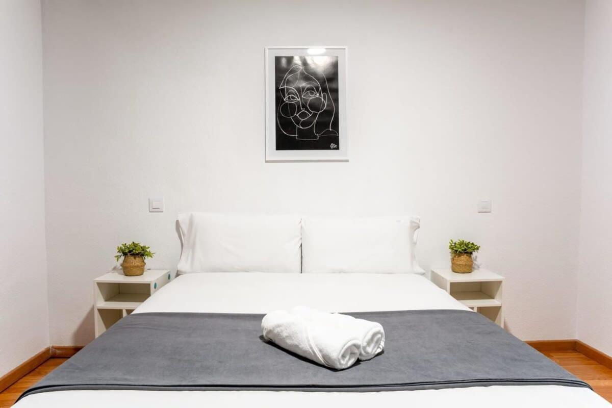 Appartamento Plaza Urquinaona And Comfortable 3bd Barcellona